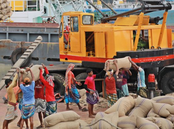 CARGO HANDLING
